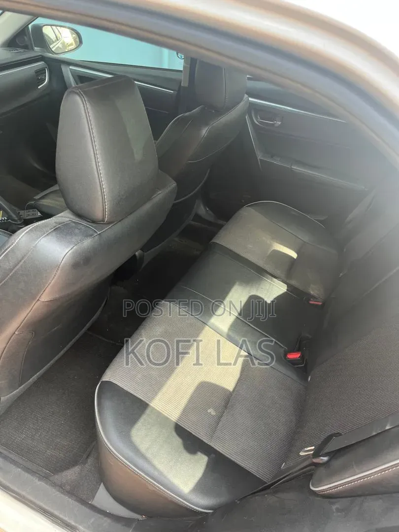 Toyota Corolla S 4dr Sedan (1.8L 4cyl CVT) 2016 Silver