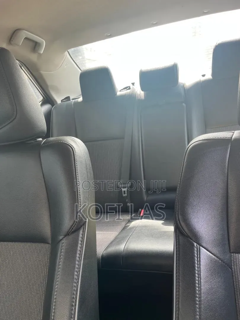 Toyota Corolla S 4dr Sedan (1.8L 4cyl CVT) 2016 Silver