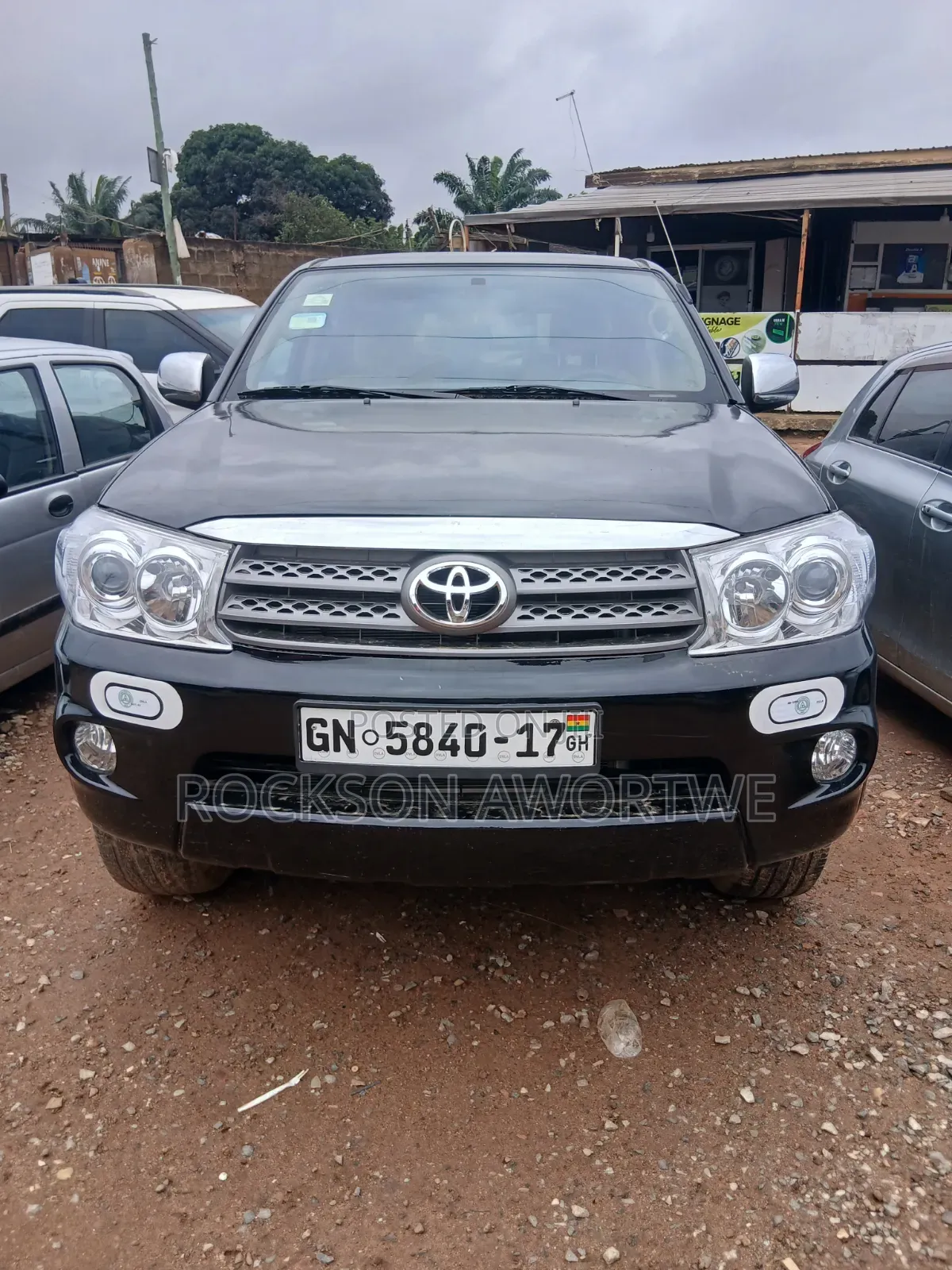 Toyota Fortuner 2011 Black