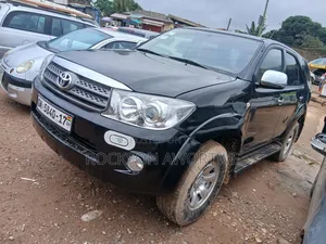 Toyota Fortuner 2011 Black
