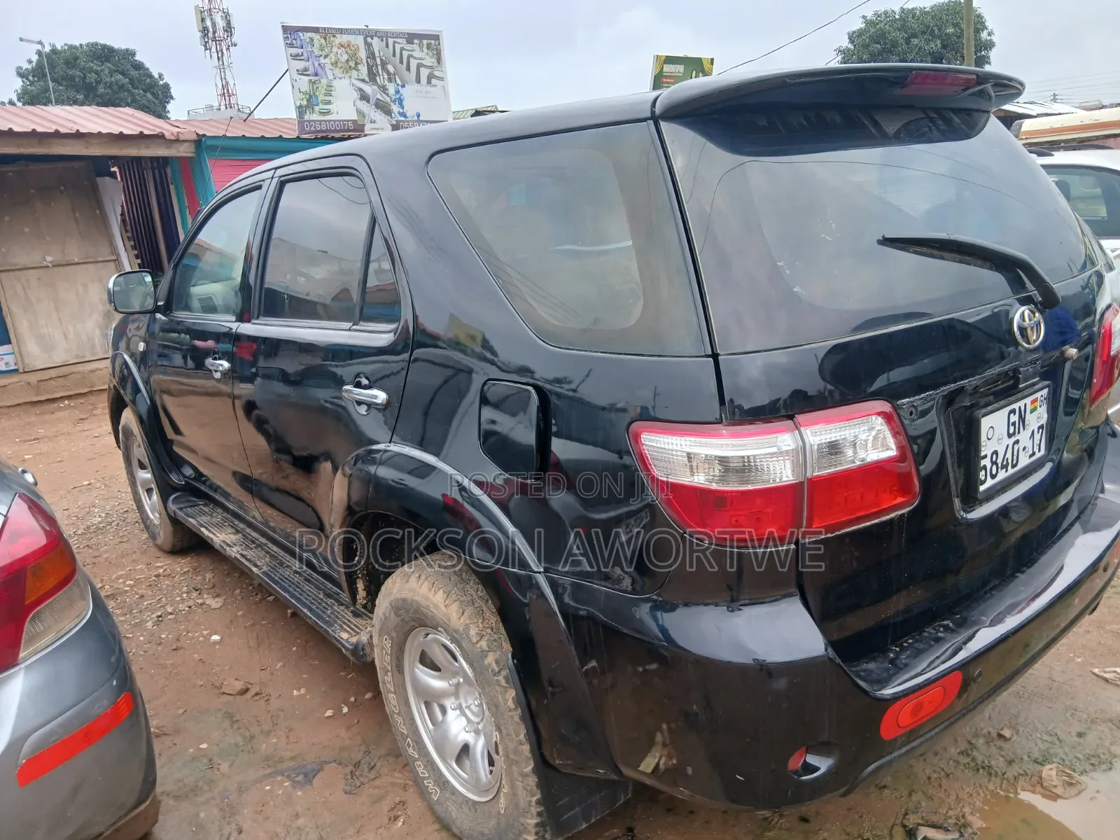 Toyota Fortuner 2011 Black