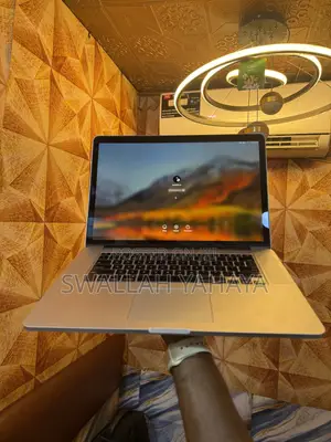 Laptop Apple MacBook Pro 2015 16GB Intel Core i7 SSD 256GB