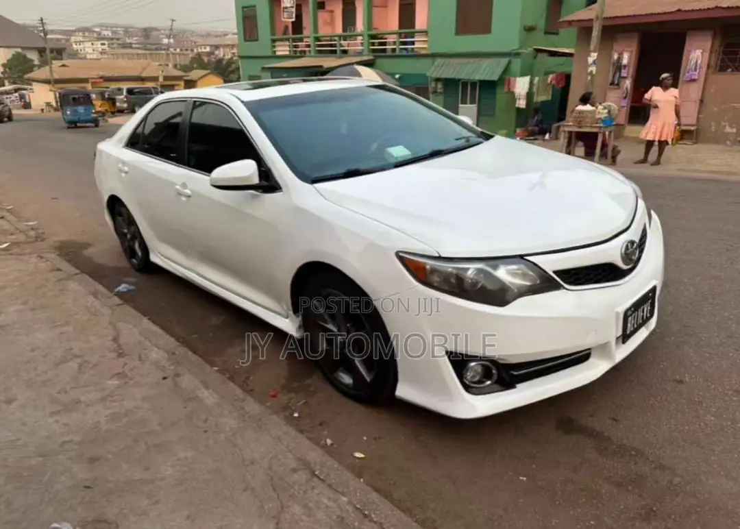 Toyota Camry 2014 White