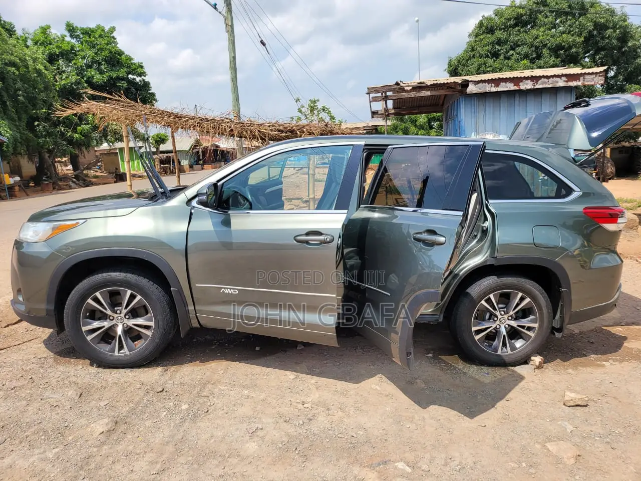 Toyota Highlander XLE 4x2 V6 (3.5L 6cyl 8A) 2018 Beige