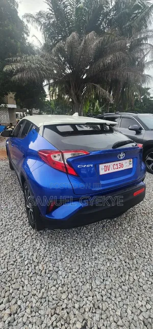 Toyota C-HR 2019 Blue