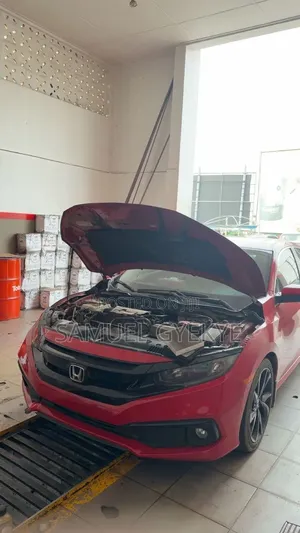 Honda Civic 2018 Red