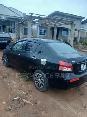Toyota Yaris 2010 Black