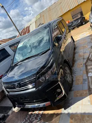 Toyota Voxy SV Premium 2014 Black