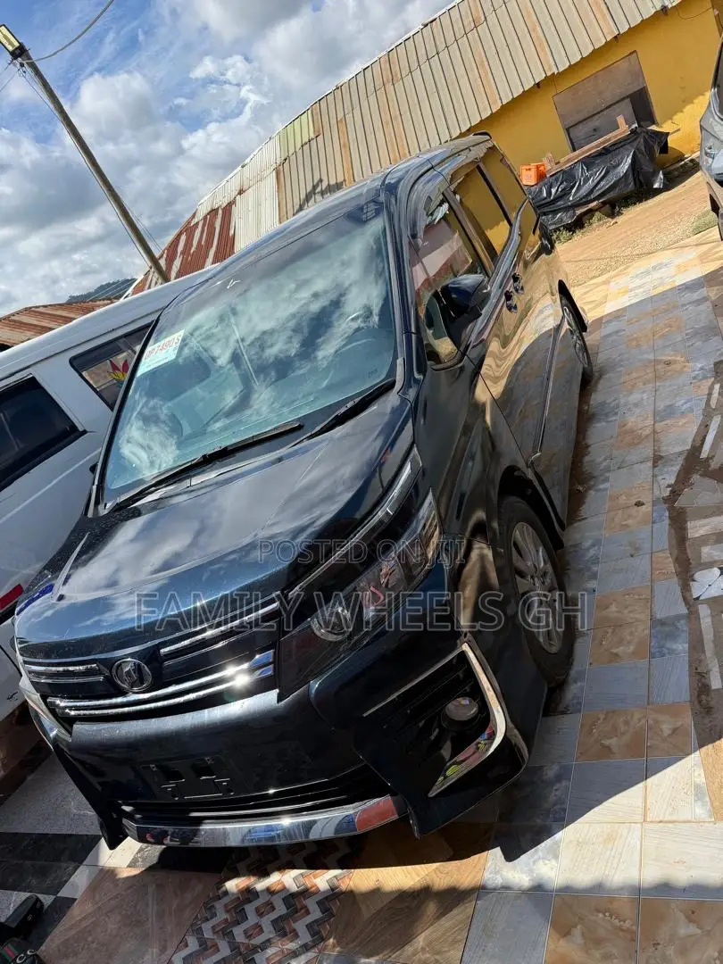 Toyota Voxy SV Premium 2014 Black