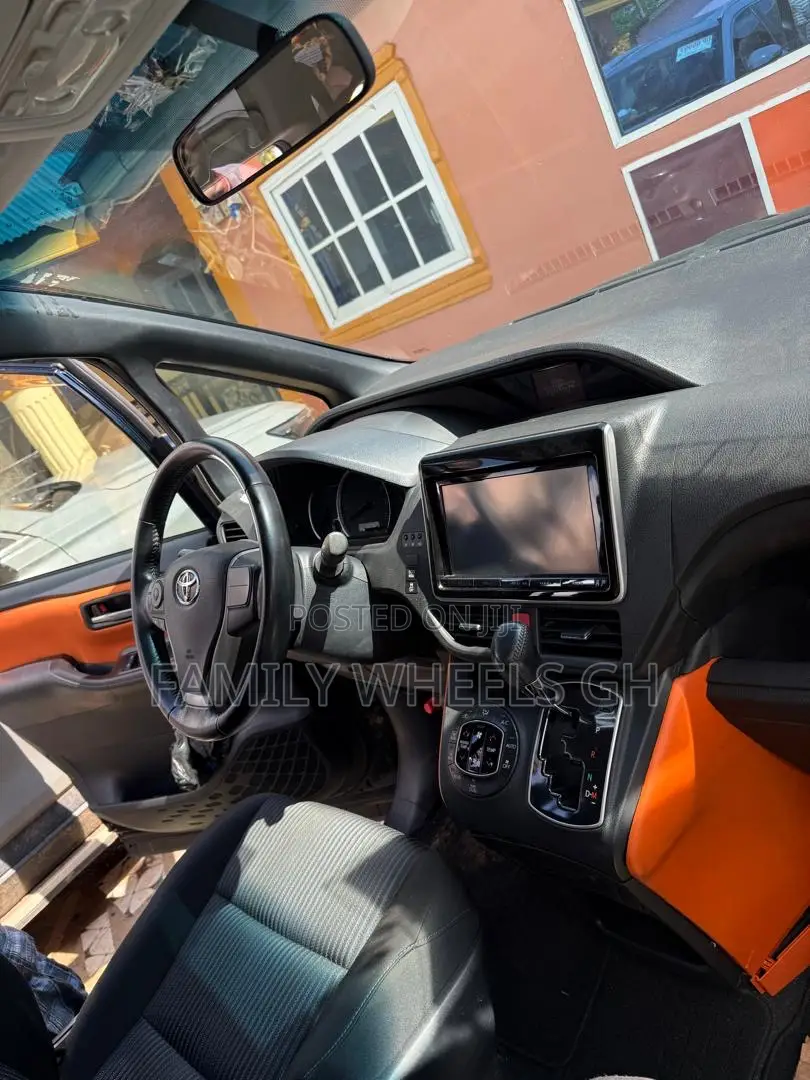Toyota Voxy SV Premium 2014 Black