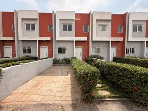 2bdrm Townhouse / Terrace in The Greens Estate, Community 25 for rent