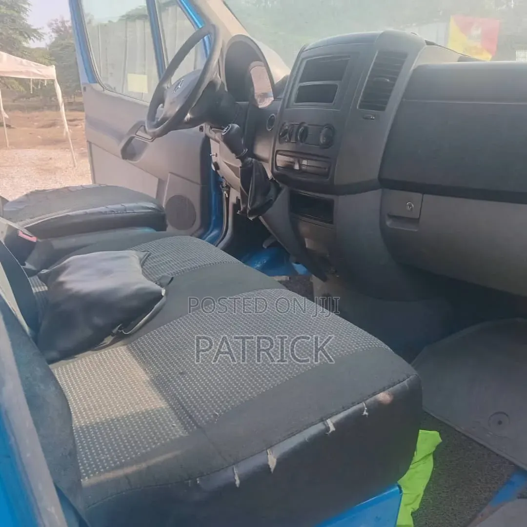Mercedes-Benz Sprinter 2012 Blue