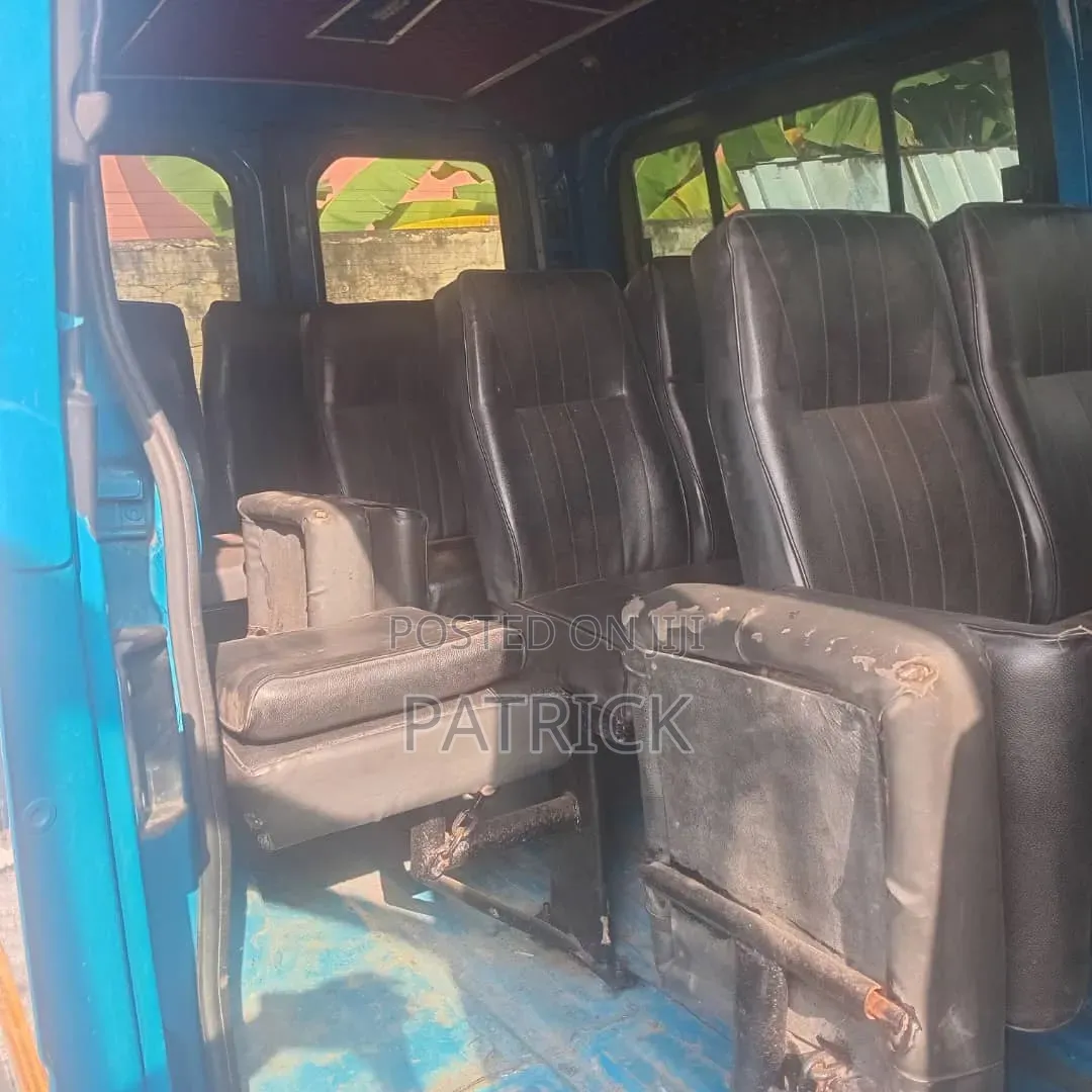 Mercedes-Benz Sprinter 2012 Blue