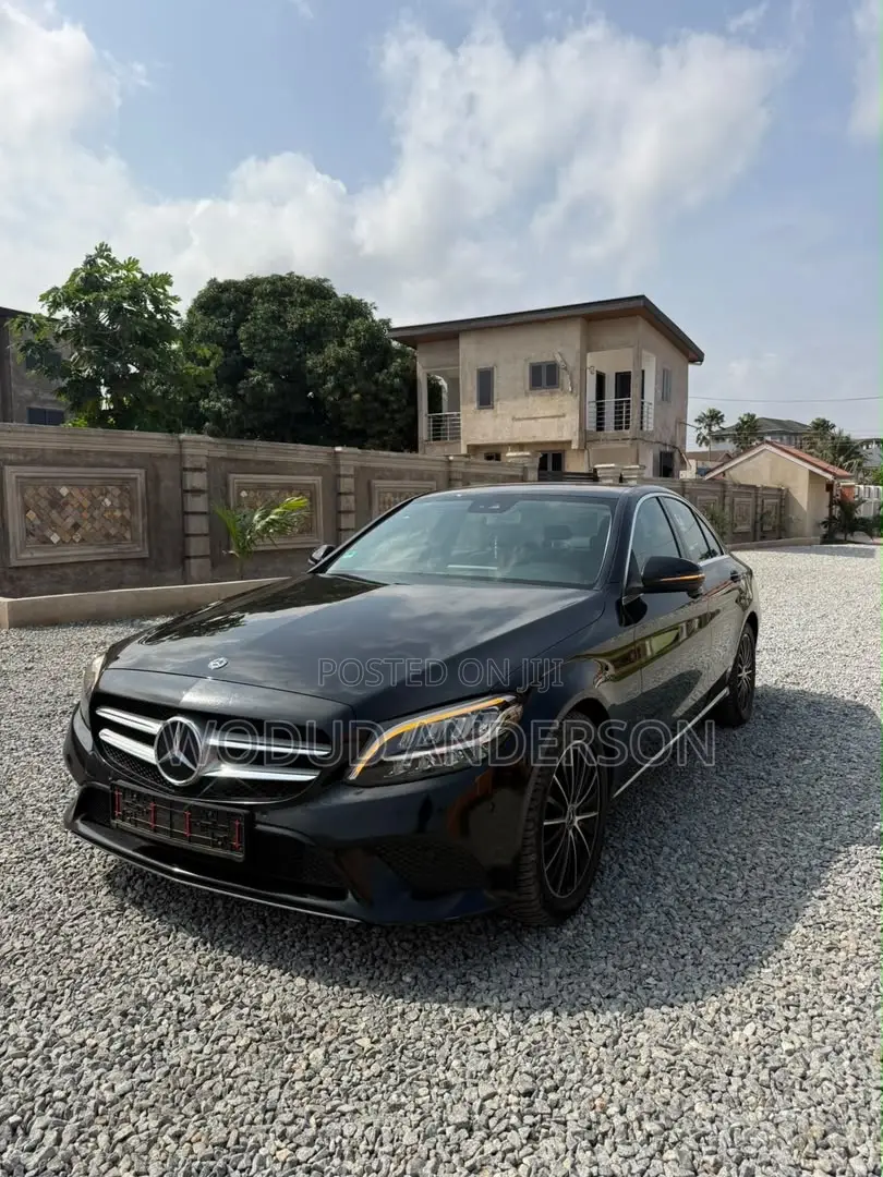 Mercedes-Benz C180 2019 Black
