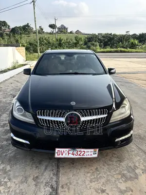 Mercedes-Benz C250 2014 Black