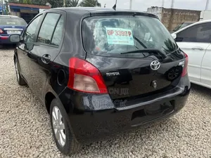 Toyota Yaris 2010 Black