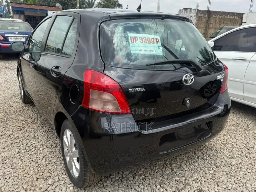 Toyota Yaris 2010 Black