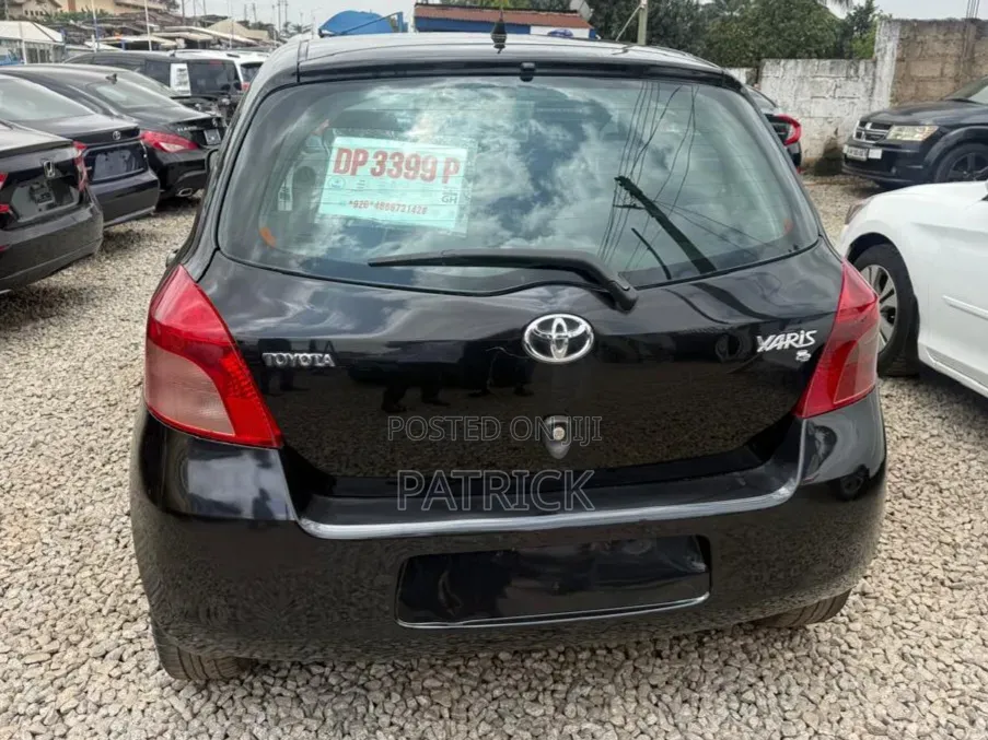 Toyota Yaris 2010 Black