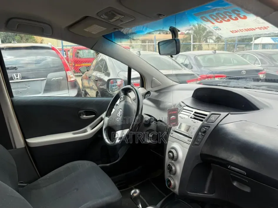 Toyota Yaris 2010 Black