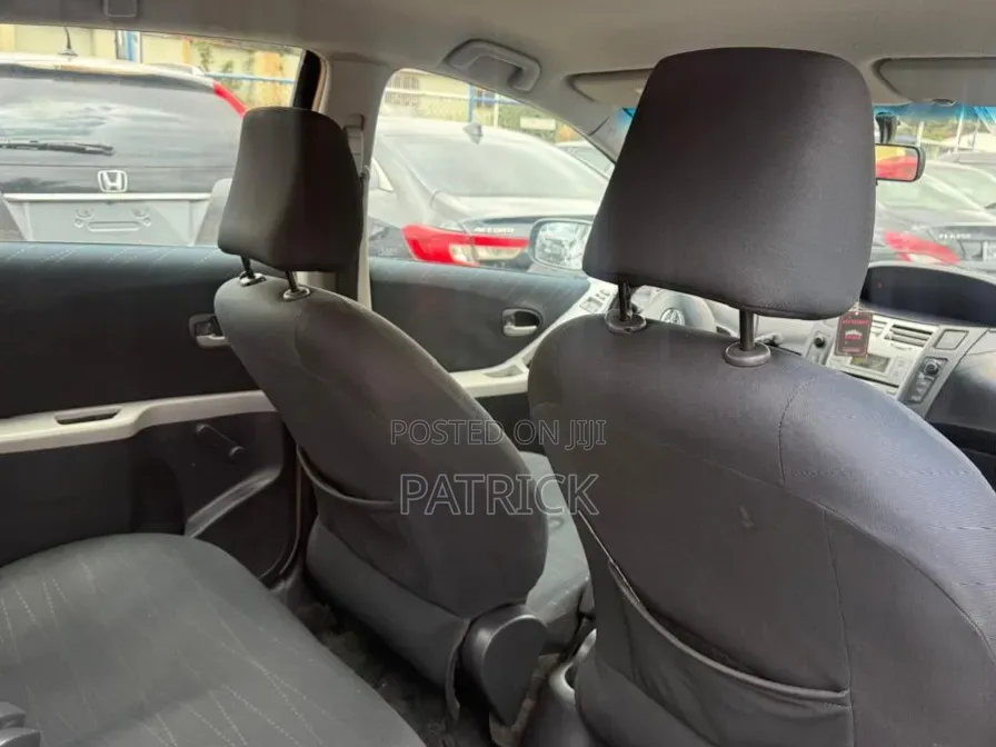 Toyota Yaris 2010 Black