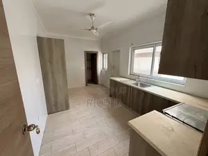 5bdrm House in The Greens Estate, Community 25 for rent