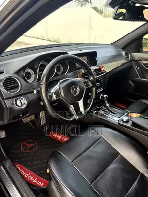 Mercedes-Benz C250 2014 Black