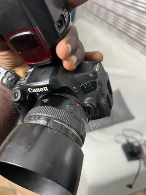 Canon 750d With 50mm F1.4 Plus Free Flash