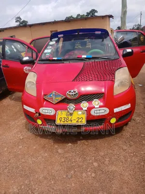 Toyota Yaris 2010 Red
