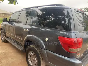 Toyota Sequoia 2005 Silver