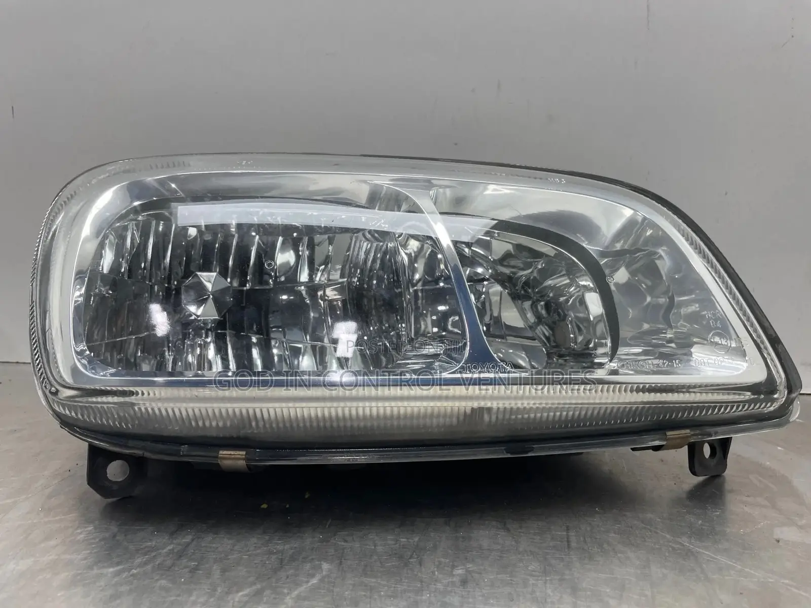 RAV4 98 Headlight Pair