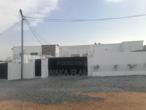 4bdrm Duplex in Waka Properties, Amasaman for sale