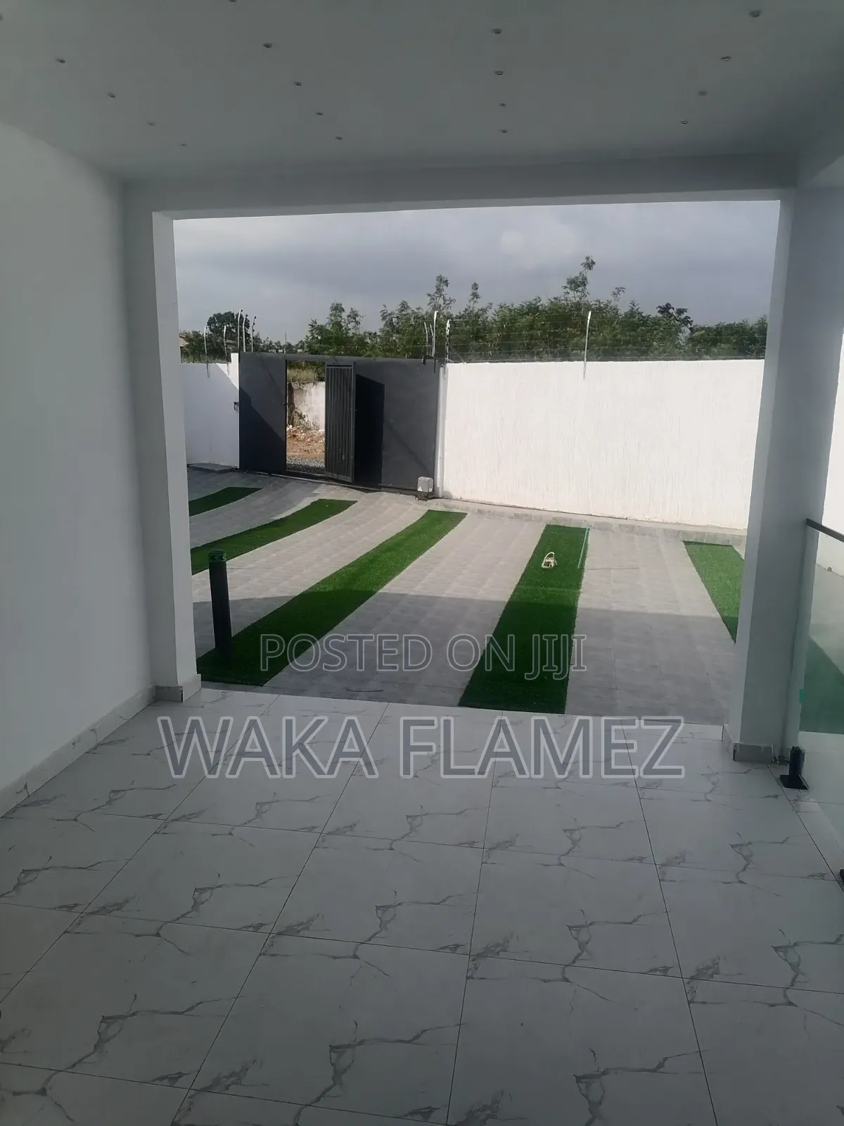 4bdrm Duplex in Waka Properties, Amasaman for sale