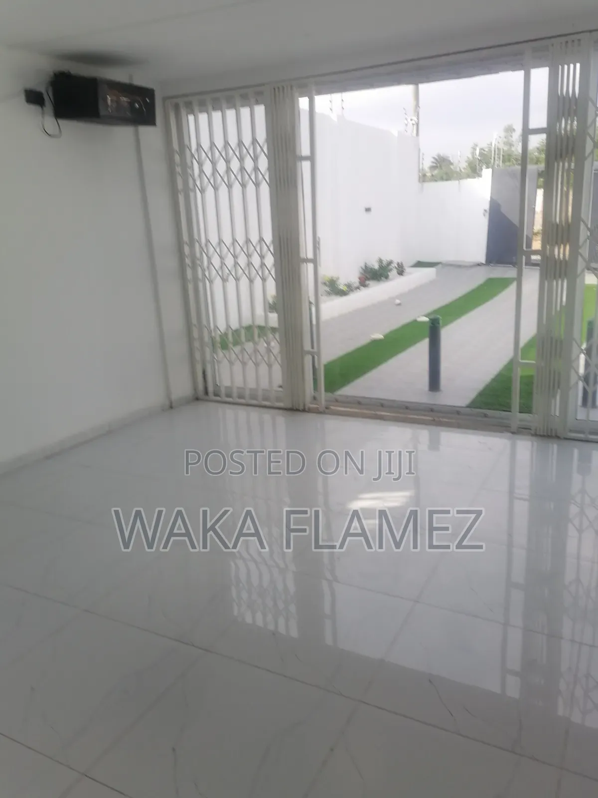 4bdrm Duplex in Waka Properties, Amasaman for sale