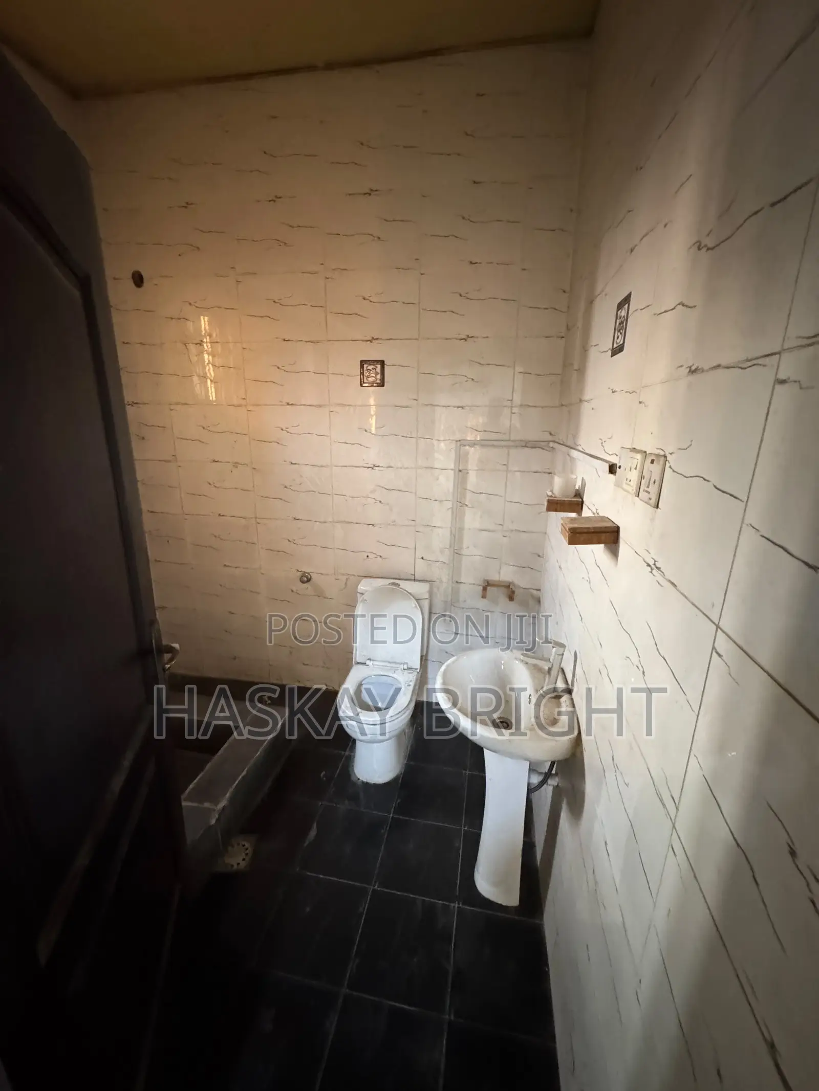 7bdrm House in Achimota for rent