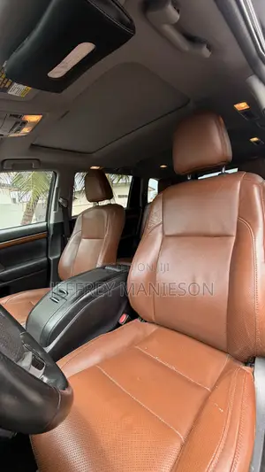 Toyota Highlander XLE 4x2 V6 (3.5L 6cyl 8A) 2017 Blue