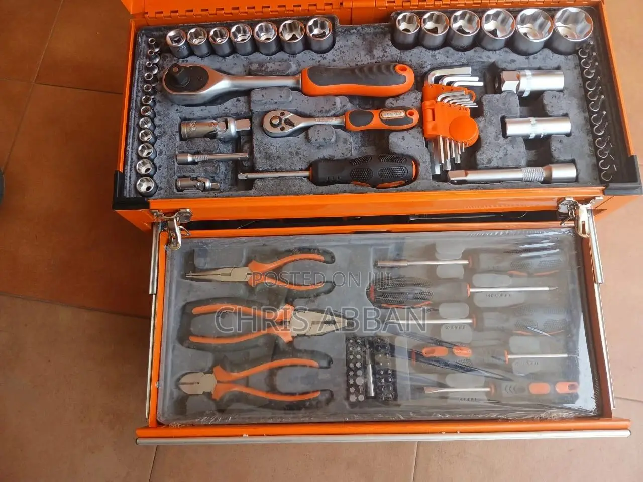 Mechanic’s Steel Tool Chest Set