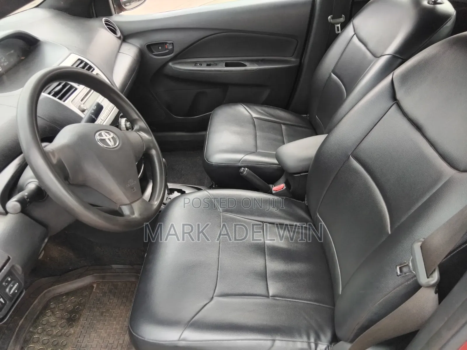 Toyota Yaris 2012 Red