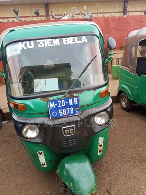 Bajaj RE 2020 Green