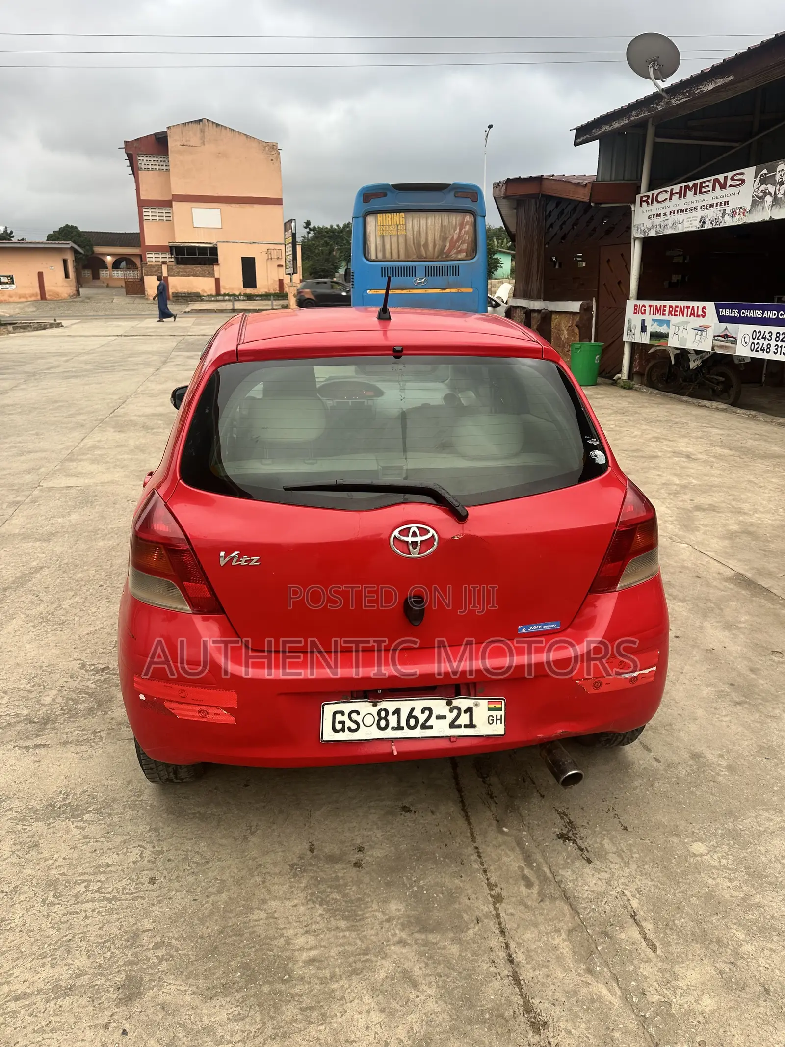Toyota Vitz 2010 Red