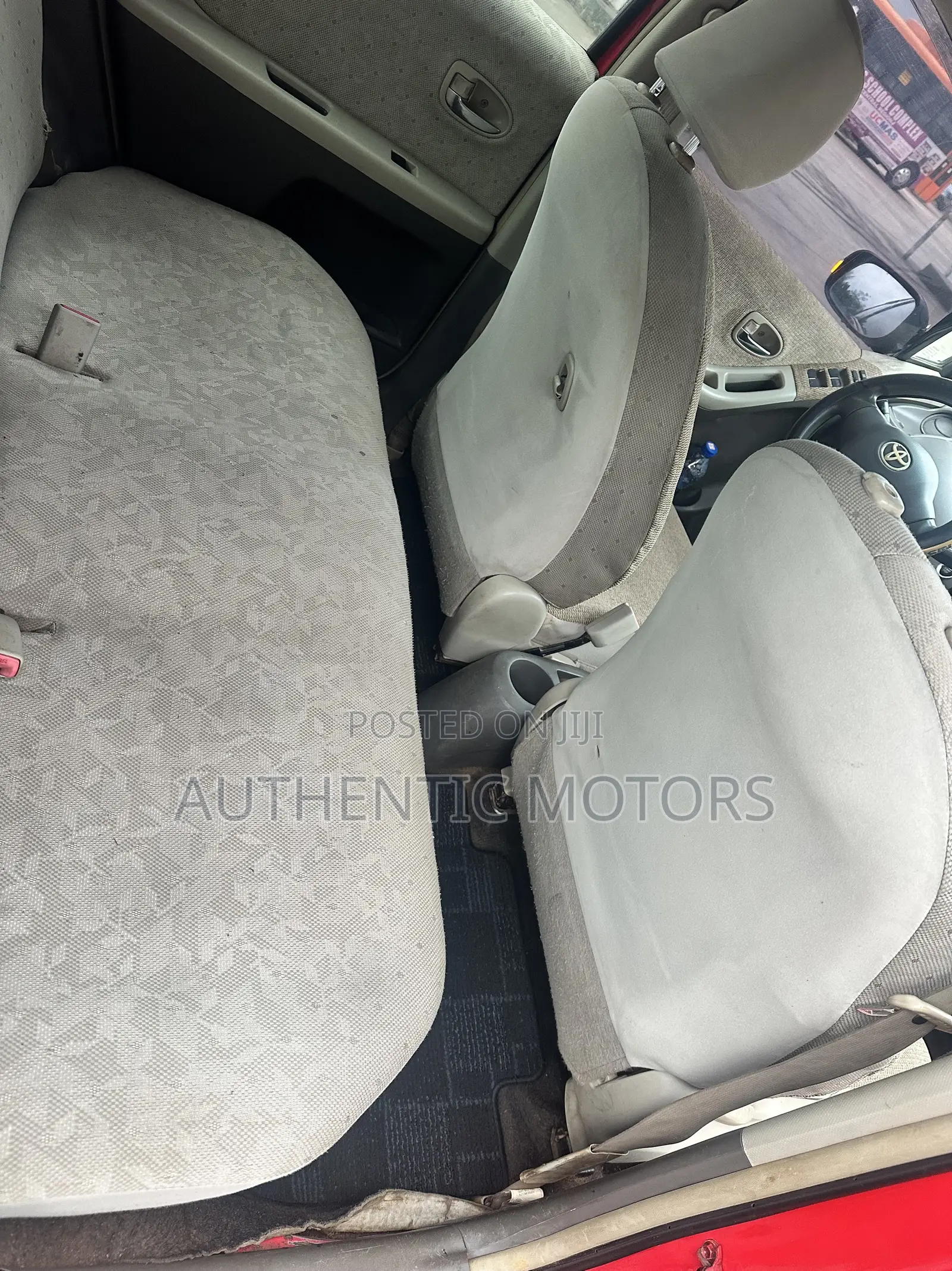 Toyota Vitz 2010 Red