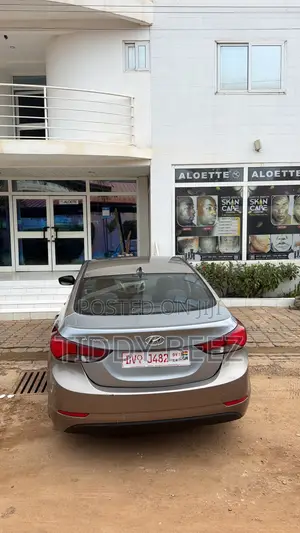 Hyundai Elantra SE 4dr Sedan (1.8L 4cyl 6A) 2015 Brown