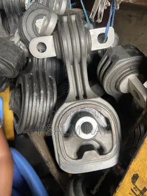 Honda CR-V 2017-2018,2019,2020 Engine Mount / Engine Seat
