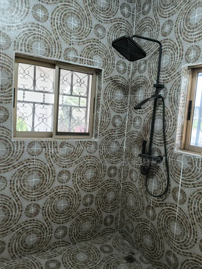 5bdrm House in Cantonment, US Embassy Area for rent