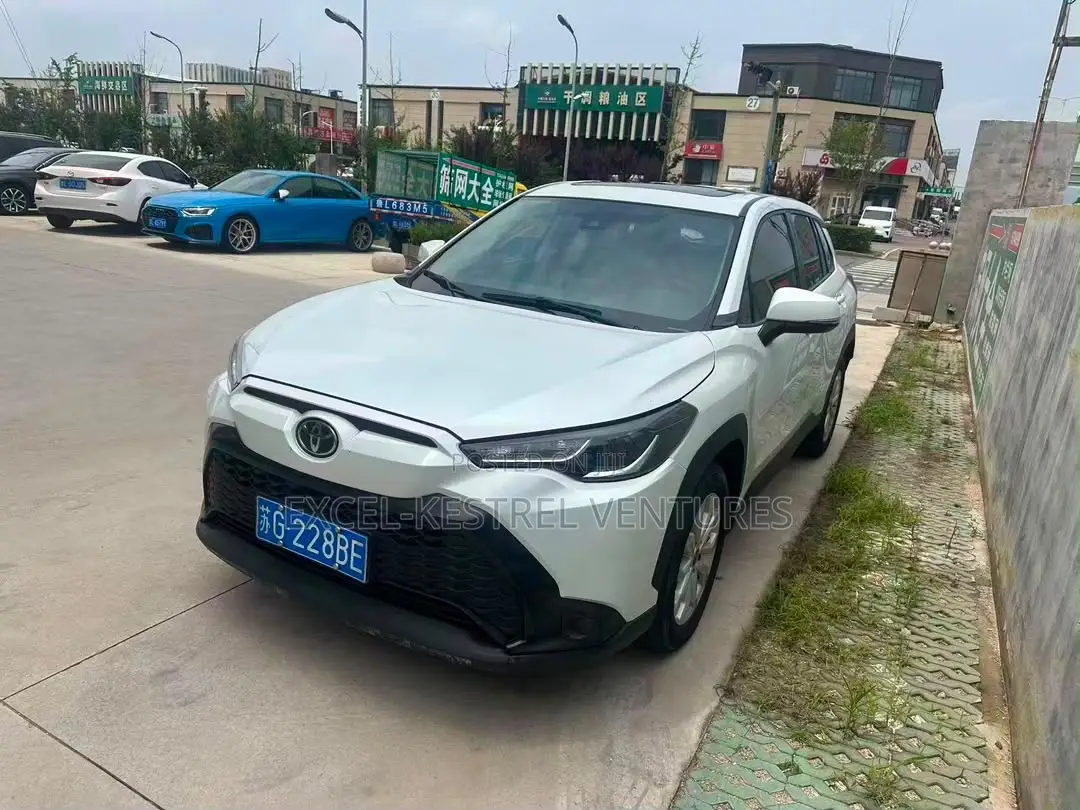 Toyota Frontlander 2.0 Petrol FWD 2022 White