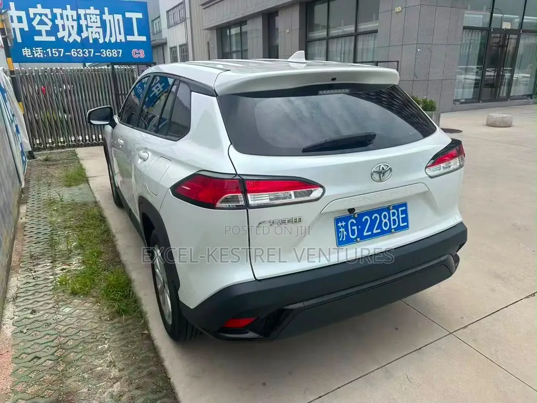 Toyota Frontlander 2.0 Petrol FWD 2022 White