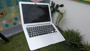 Laptop Apple MacBook Air 8GB Intel Core i5 SSD 128GB