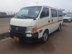 Nissan Caravan (Urvan) 2004 White