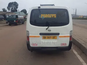 Nissan Caravan (Urvan) 2004 White