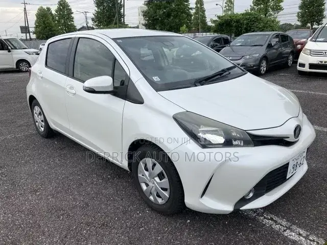 Toyota Vitz 2015 White