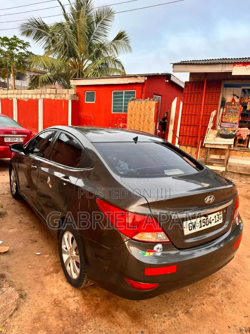 Hyundai Accent 2015 Brown